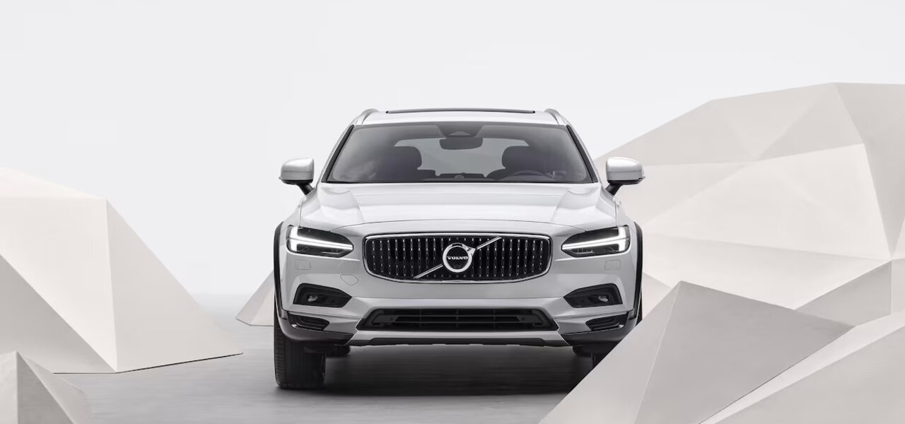 VOLVO V90 Cross Country B4