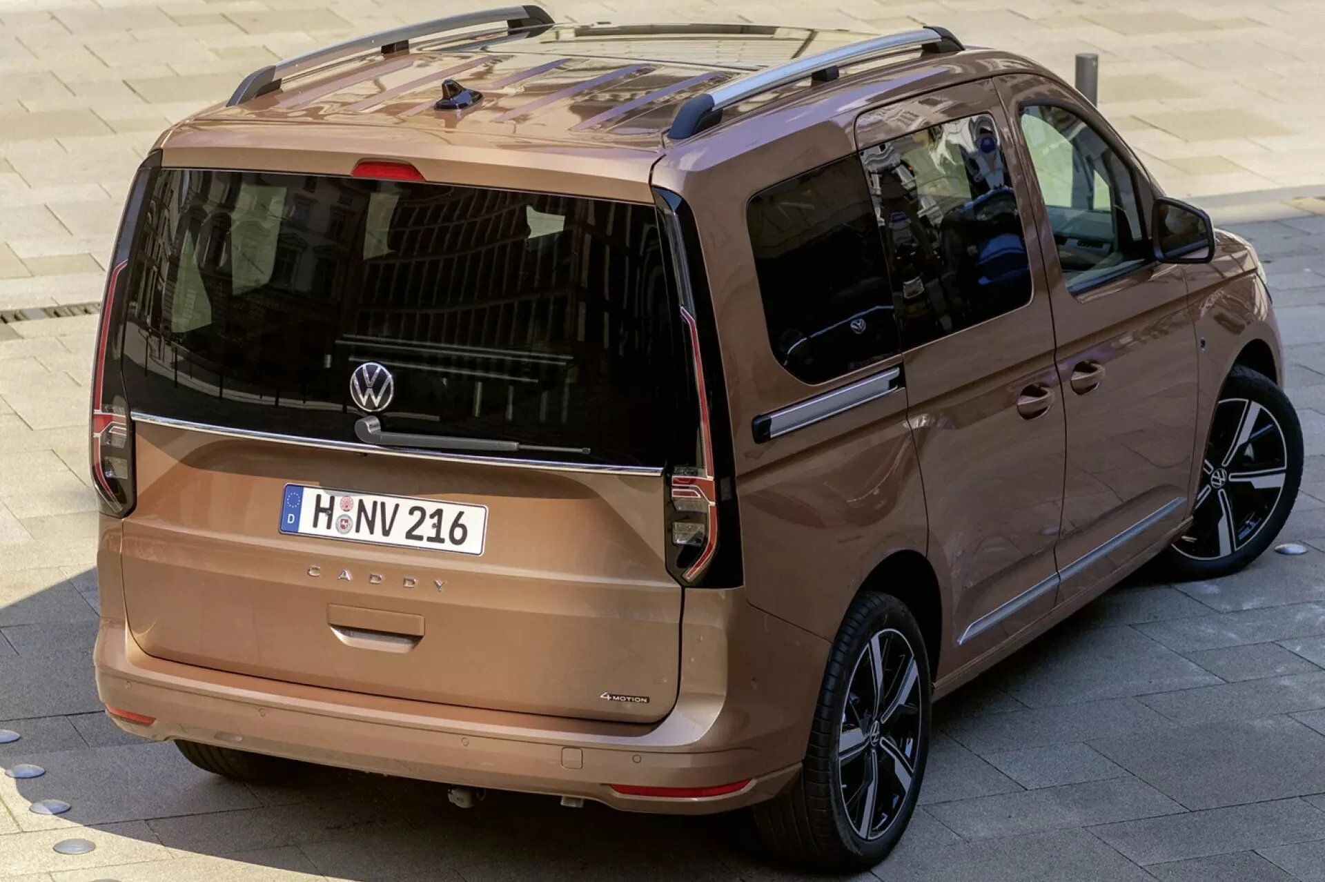 Das Heck des VW Caddy California.